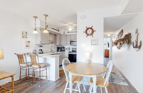 North Ocean City Apartment | Sea Loft 205
