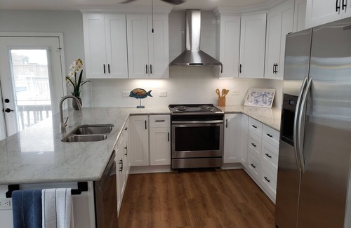 Terramar Beach House | Sea Lover Cottage - West End Canal House - Recently Renovated