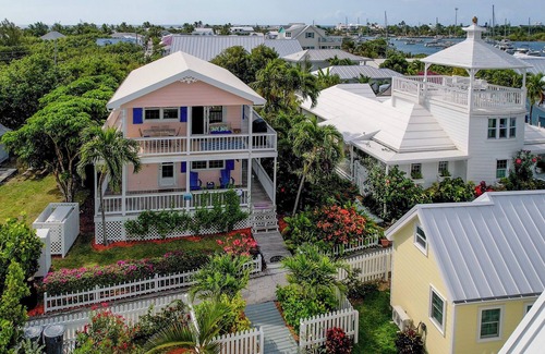 Hope Town House | Sea Merc: A Charming Haven with Captivating Views in Hope Town