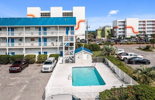 Wilmington Beach Apartment | Sea Mist Cove - Beach and Pool!