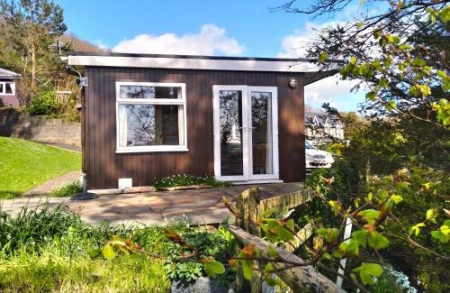 Bryn-crug Ski Chalet | Sea Moss Cabin
