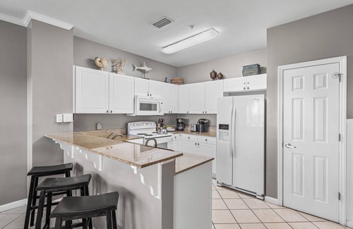 Frangista Beach Condo | Sea N'Blue*Pool+Hot Tub*Dogs OK*Walk to Beach!