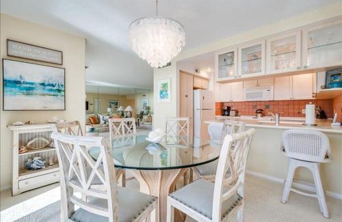 Downtown Boca Grande Historic District Apartment | Sea Oats 336 Condo