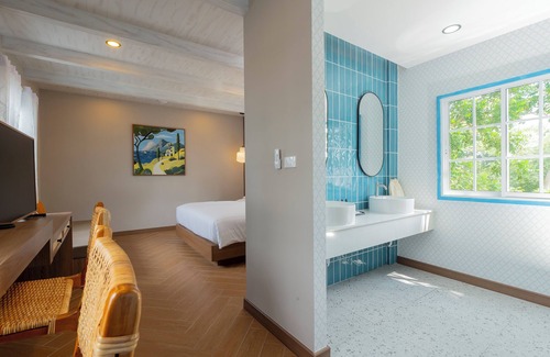 Bang Sare Bed & Breakfast | Sea of Love Suite Cafe Pattaya
