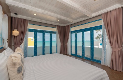 Bang Sare Bed & Breakfast | Sea of Love Suite Cafe Pattaya