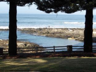 Kini Bay House | Sea Otters Lodge