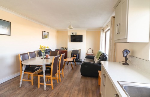 Lahinch Cottage | SEA PARK COTTAGE, pet friendly in Lahinch, County Clare