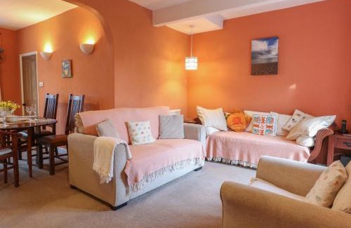 Pakefield House | Sea Pearl