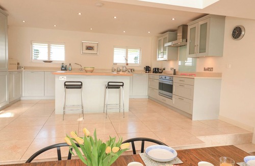 Thurlestone Cottage | SEA PEEP, family friendly, luxury holiday cottage in Thurlestone