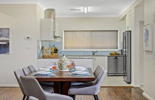 Sawtell House | SEA PINE COTTAGE AND STUDIO
