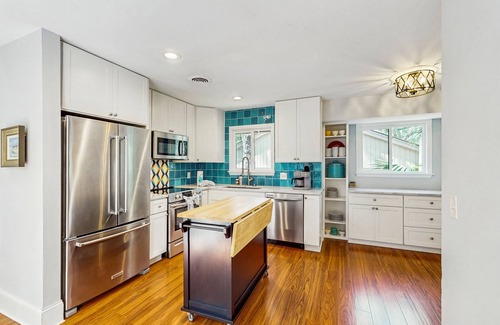 Lawton Woods House | Sea Pines Home with firepit, deck and close to Lawton Stables