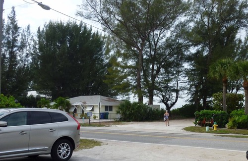 Holmes Beach Condo | Sea Pirate Cottage By The Sea on Anna Maria Island, Smart TV in every room.