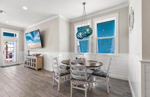 The Shores House | Sea Pointer Inn - Private beach house with Pool home