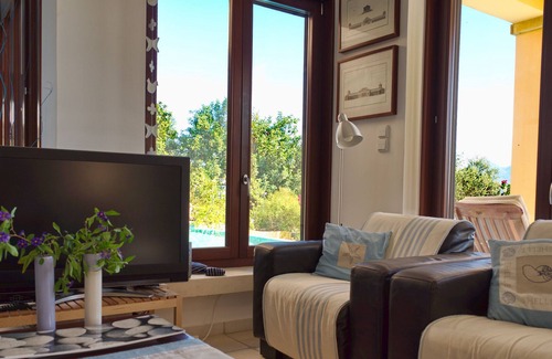 Dryopi Villa | Sea, pool, tennis, kayaks, sailing, relaxing, places of historic interest.