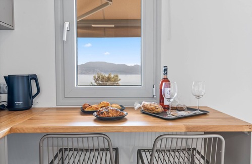 Episkopos Apartment | Sea & Pool View Suite Second floor
