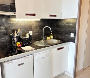 Villeneuve Loubet Beach Apartment | Sea & Port View Cozy Studio at Marina Baie des Anges