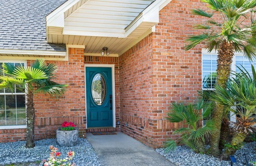 Navarre House | Sea Queen Retreat: Pool, Volleyball and Navarre Beach