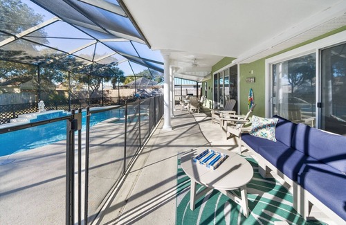 Fort Bay House | Sea-renity - 3 Br home by RedAwning