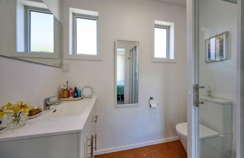Picton Apartment | Sea-Renity Picton, Apt A