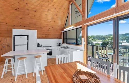 Kioloa House | Sea-renity Summary: R