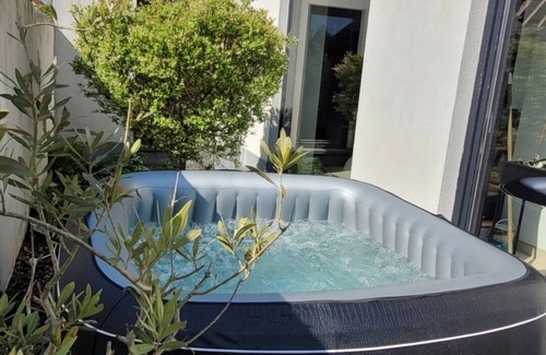 Eggewaartskapelle House | Sea-renity23 with sauna and jacuzzi