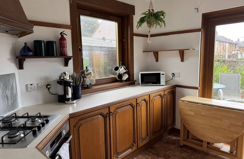 Methil House | Sea Road Retreat - Sleeps 6