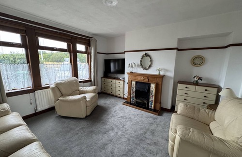 Methil House | Sea Road Retreat - Sleeps 6