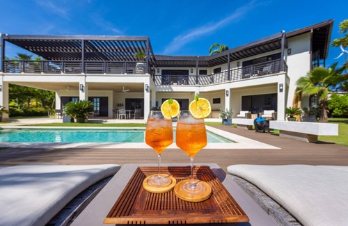 Summerfield Villa | Sea Salt- A Majestic 5-Bedroom Oceanfront Paradise – Experience the ultimate in luxury and tranquillity