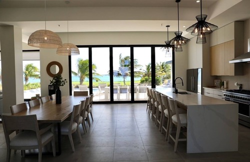 George Town Villa | Sea Salt Villa - Luxury Villa + Full Concierge!
