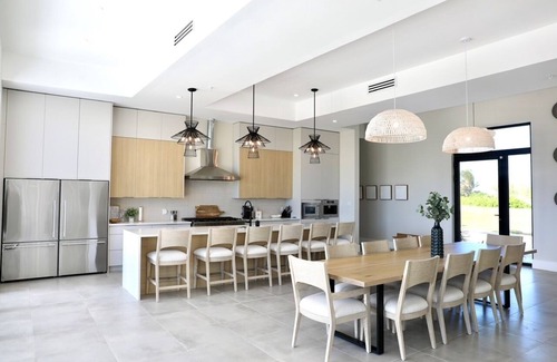 George Town Villa | Sea Salt Villa - Luxury Villa + Full Concierge!