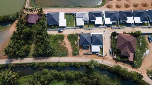 Trat House | Sea & Sand House
