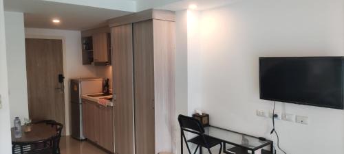 Bang Sare Apartment | Sea Saran Condominium for Short-Term Stay