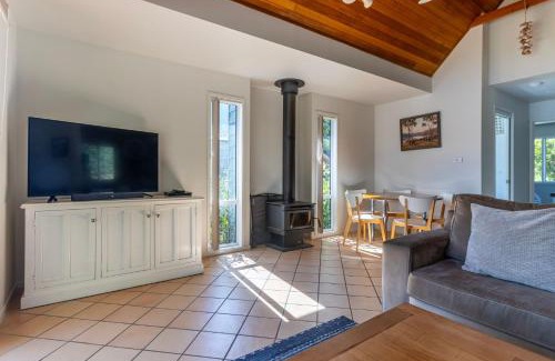 Berrara House | Sea Shell Chalet at Berrara Chalets