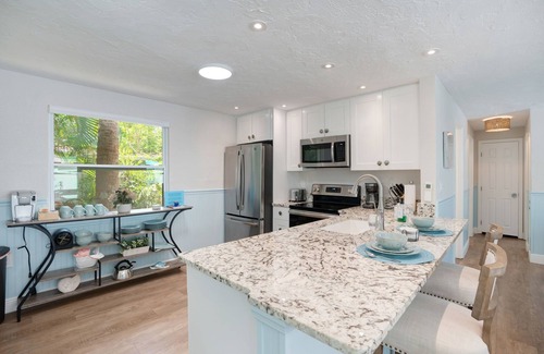 South Sarasota House | Sea Shell Cottage: Pool, New Renovation, Sleeps 4