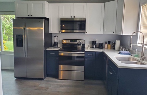 North Port Apartment | Sea Shell Suite 5 star rated is minutes from Warm Mineral Springs and beaches.