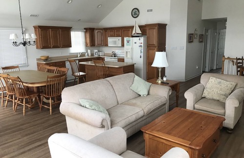 Avalon House | Sea Shore Home! Steps away from beach, boardwalk and entertainment.