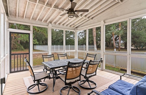 East Beach House | Sea Side Inn located steps to Coast Guard Beach Entrance on East Beach