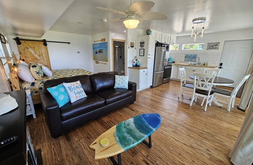 Madison Beach Apartment | SEA SIDE LAKE FRONT COTTAGE