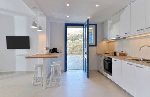 Gavrio House | Sea-side Villa Hydroussa by Andros Homes, ideal for a relaxing retreat.