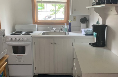Pine Point Cottage | Sea Smoke Cottage Adorable Beachy Cottage Perfect Getaway For Two