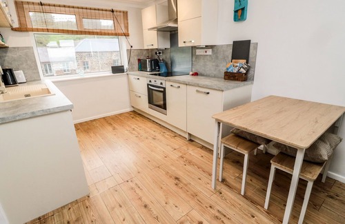 Spittal Cottage | SEA SNUG, pet friendly, character holiday cottage in Spittal