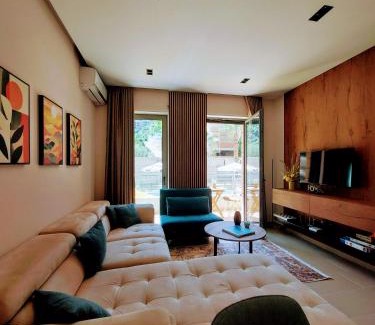 Vlore Apartment | Sea Song Luxury Apartment in Diamond Hill