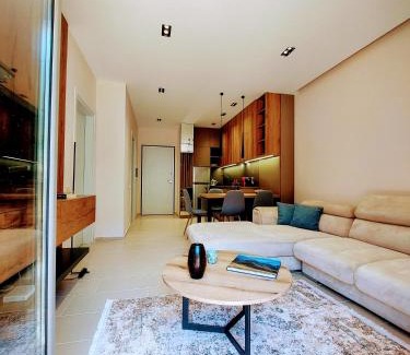 Vlore Apartment | Sea Song Luxury Apartment in Diamond Hill
