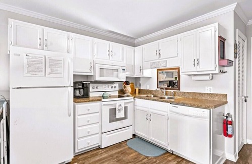 Morehead City Condo | Sea Spray Condo - Ocean View Condo in Atlantic Beach, NC