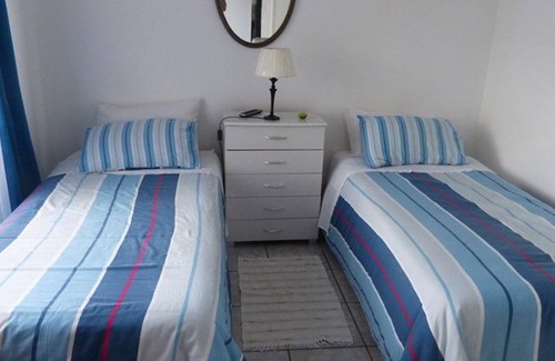 Margate Beach House | Sea Spray - Private Unit with sea view