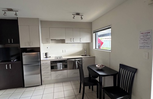 Paihia Apartment | Sea Spray Suites - Paihia Beachfront Complex -Unit 11