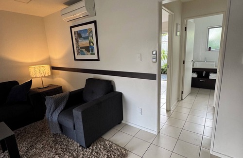 Paihia Apartment | Sea Spray Suites - Paihia Beachfront Complex -Unit 11