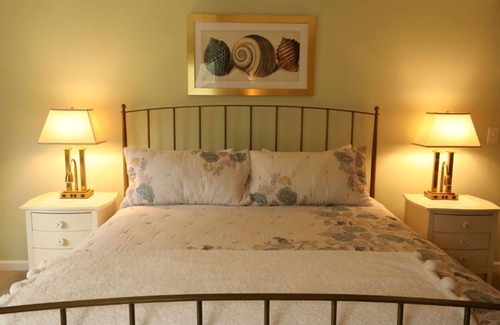 Mendocino House | Sea Star Cottage walking distance to Russian Gulch