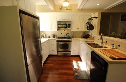 Mendocino House | Sea Star Cottage walking distance to Russian Gulch