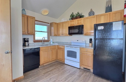 Buxton Cottage | Sea Star- Ocean Views- Steps to Beach- Community Pool